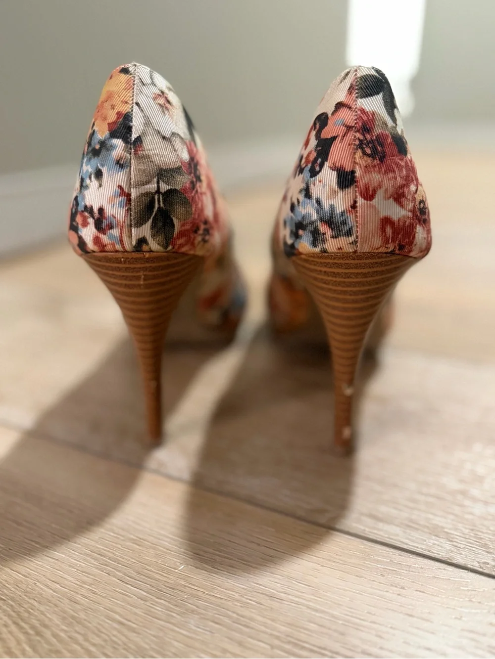 Christian Siriano Floral Pumps - Peach, Cream & Coral Accents